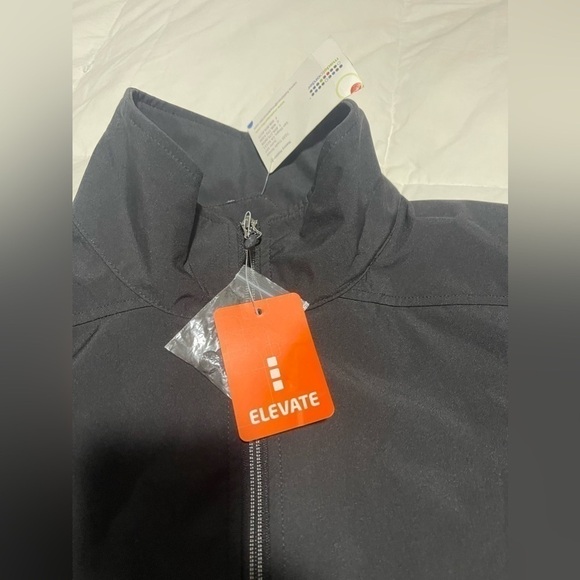 elevate jacket - Picture 3 of 6